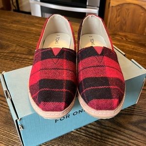 Toms Classic slip on